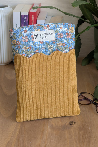 Pochette livre upcyclée